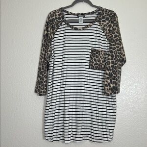 Striped top with leopard print sleeves, size 2X